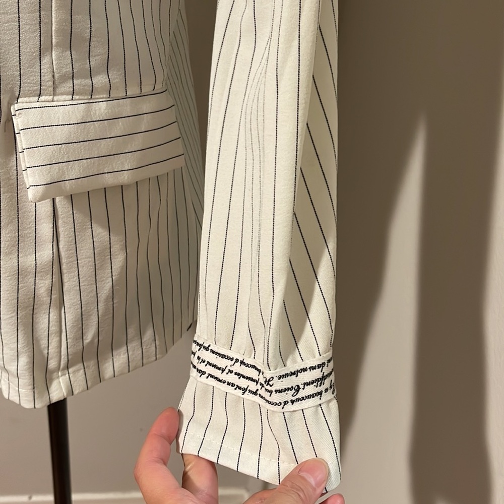 Blazer - Picture 4 of 4